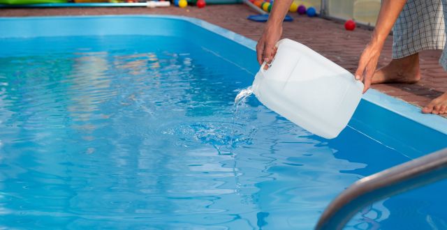 trattamento piscina inizio stagione