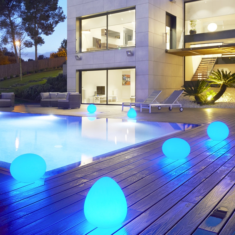 Lampada galleggiante multicolor Starlight per piscina - con telecomando