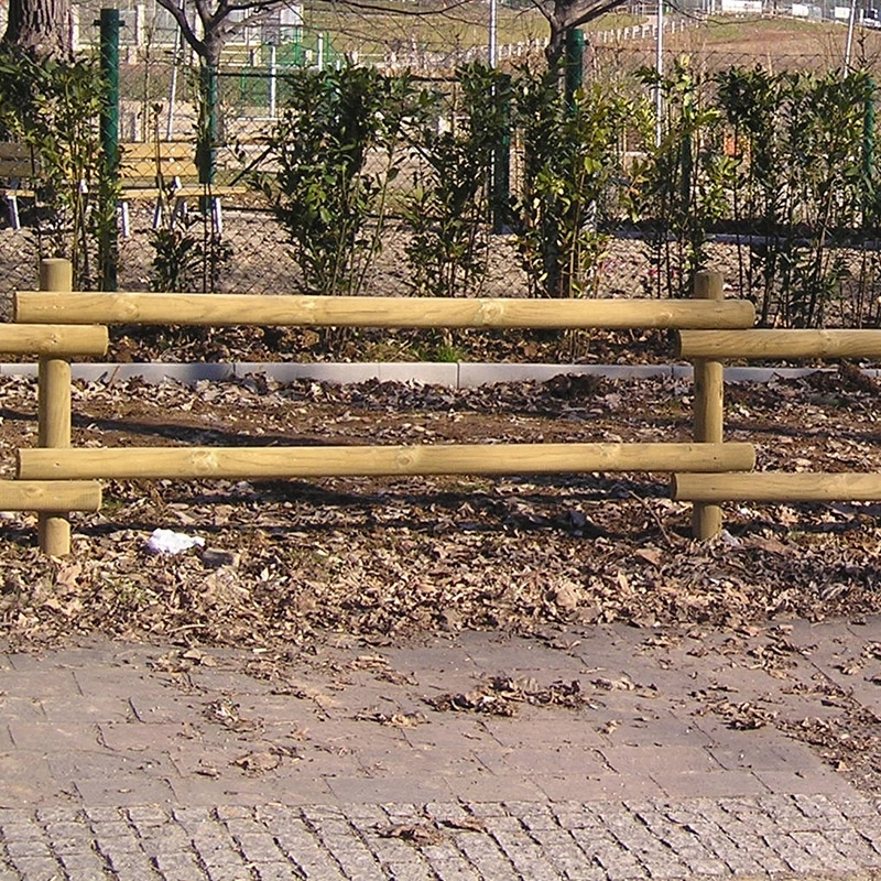 Pali in legno per recinzioni