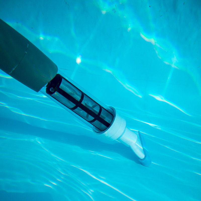Pulitore a batteria GRE per piscine e SPA con manico telescopico