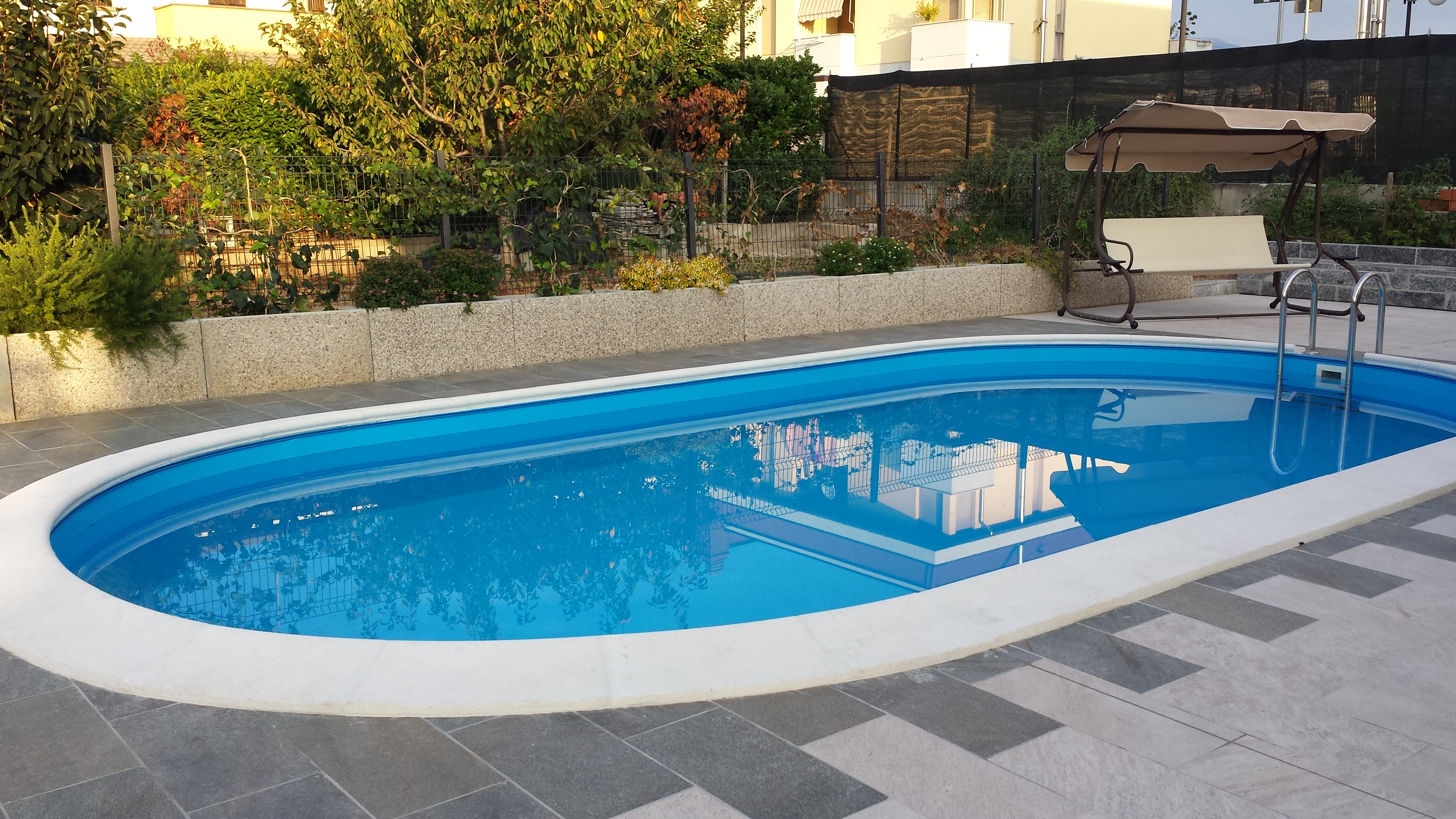 Esempio installazione piscina interrata in lamiera TOSCANA