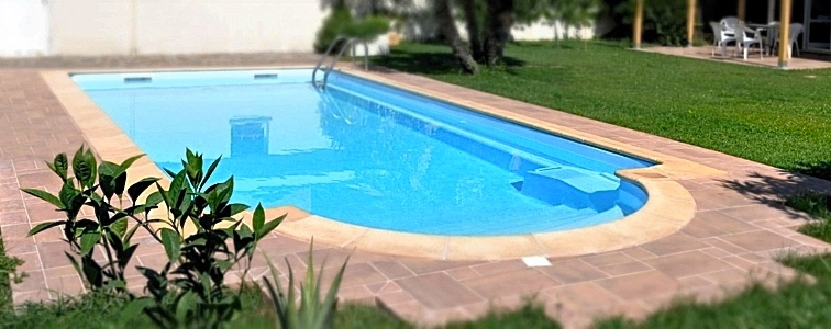 Piscina interrata in vetroresina