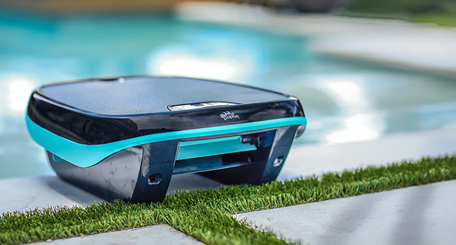 Pulitore automatico per piscina a energia solare Dolphin Skimmi 200 Pulitore automatico per piscina a energia solare Dolphin Skimmi 200