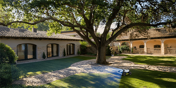 Robot tagliaerba senza filo perimetrale LUBA mini AWD 800