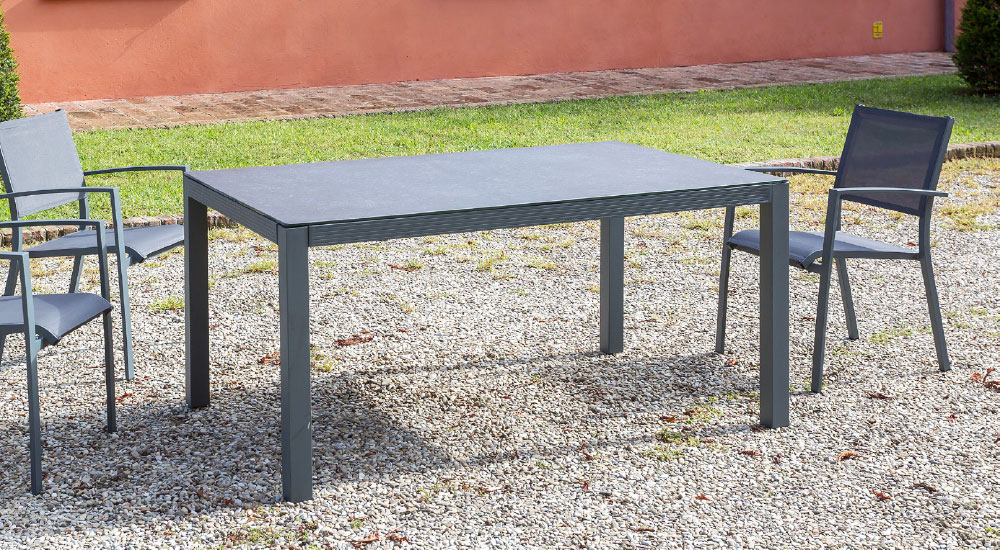 Tavolo rettangolareÂ PERSEOÂ con sedie ANDROMEDA by Regarden