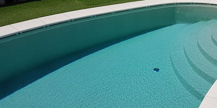 Bordo piatto sabbiato con dentello LAGUNA per piscina