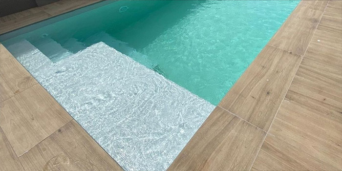 Bordo piatto HARMONY TORO liscio per piscina colore MARRONE SCURO