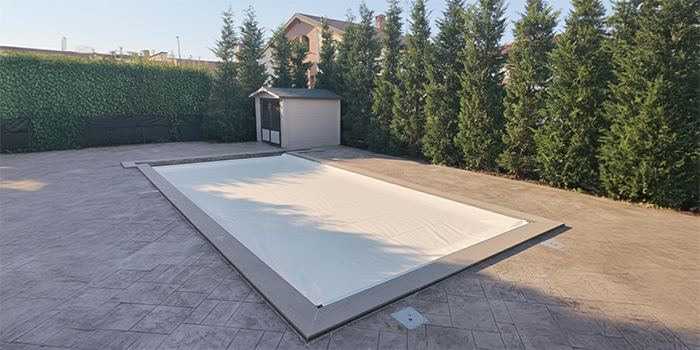 Copertura di Sicurezza per piscina Polartex 4 SEASONS UNDERTRACK automatica Copertura di Sicurezza per piscina Polartex 4 SEASONS UNDERTRACK automatica
