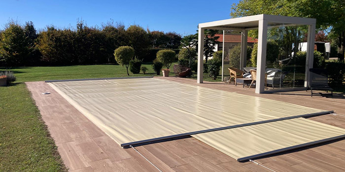 Copertura a barre di Sicurezza per piscina - Polartex® POWERBAR FLAT - 580 g/m² Copertura a barre di Sicurezza per piscina - Polartex® POWERBAR FLAT - 580 g/m²