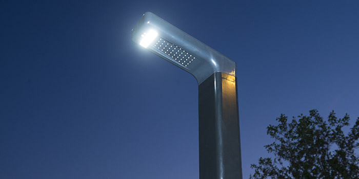 Doccia solare per giardino SOLARIS PREMIUM LED 35 LITRI in alluminio e PVC con lavapiedi