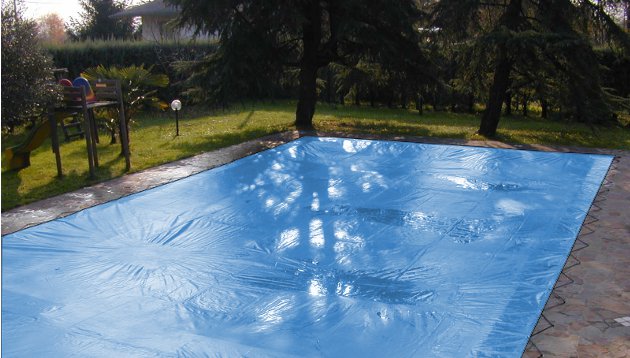 Copertura invernale piscina con occhielli
