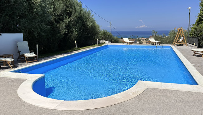 Piscina interrata in casseri di polistirolo ITALIKA Blok con scala romana