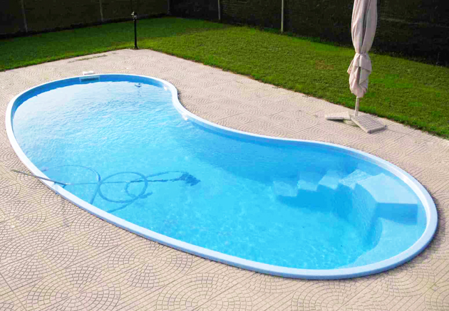 Piscina in vetroresina monoblocco