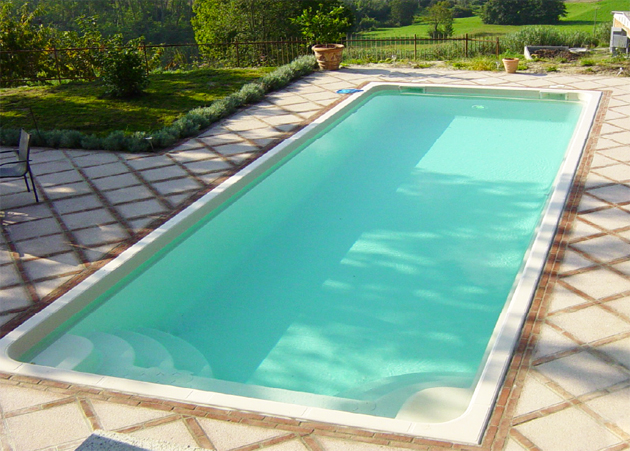 Piscina monoblocco in vetroresina BELIZE