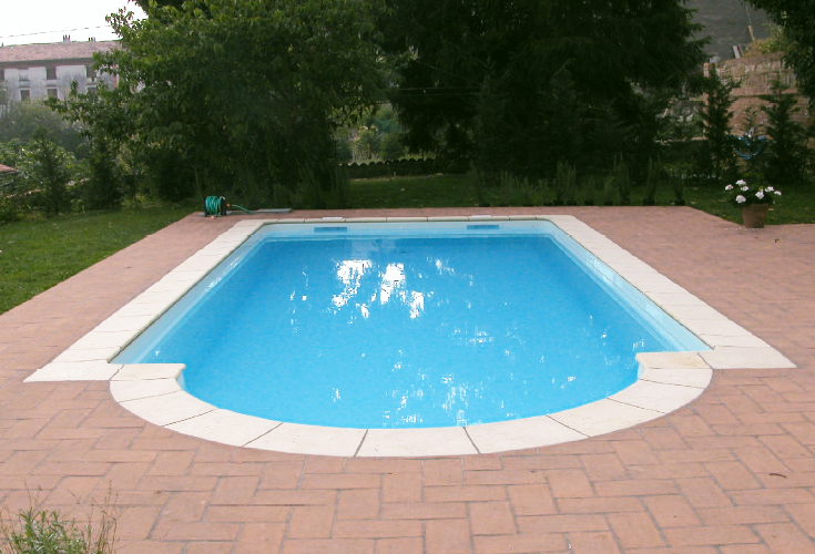 Piscina in vetroresina monoblocco interrata