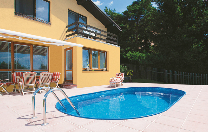 Piscina interrata Toscana con liner mosaico