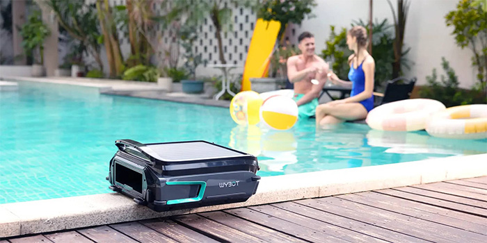 Pulitore di superficie ad energia solare per piscina F1