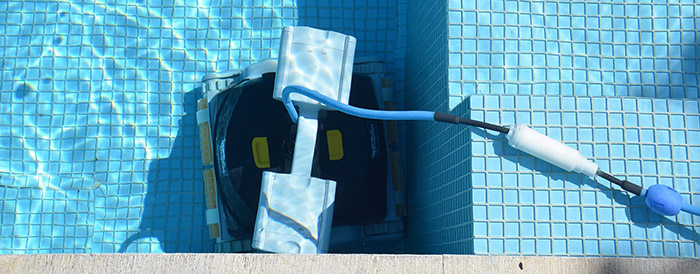 Robot piscina Dolphin EXPLORER PLUS by Maytronics