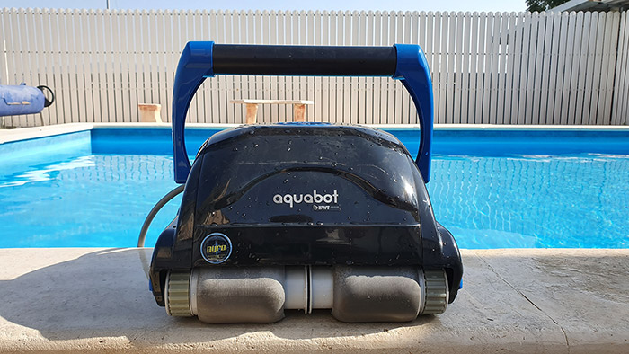 Robot per piscine pubbliche Aquabot BWT MAGNUM Jr