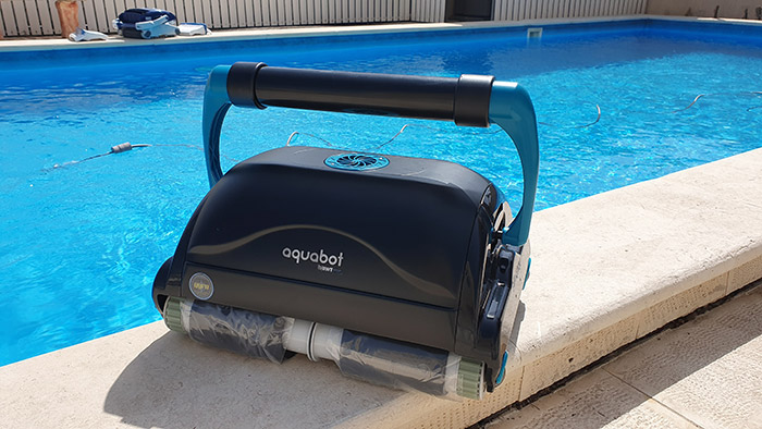 Robot per piscine pubbliche Aquabot BWT MAGNUM