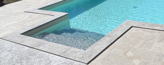 Piscina interrata Italika Steel con scala recessa