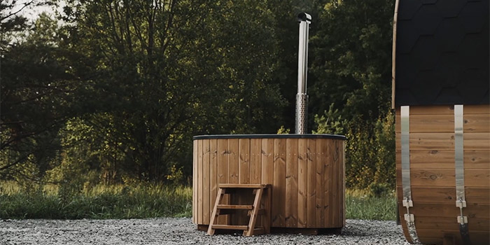 Tinozza idromassaggio in legno e vetroresina LIVIA 1,85 x 0,95 m con stufa esterna