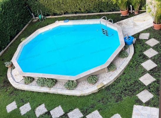 Progetti realizzati 0 - Piscina in pietra ricostruita effetto legno NATURALIS 6,35 x 4,72 x h 1,28 m