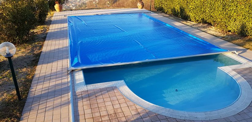 Progetti realizzati 5 - Copertura di Sicurezza per piscina Polartex® 4 SEASONS MIDDLETRACK automatica