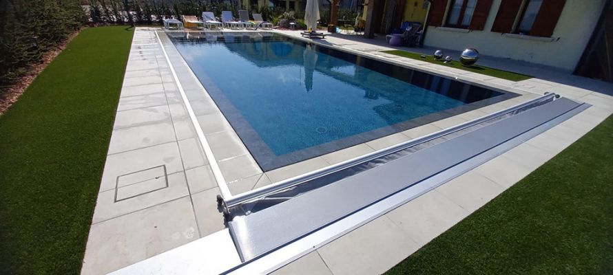 Progetti realizzati 2 - Copertura di Sicurezza per piscina Polartex® 4 SEASONS UNDERTRACK automatica
