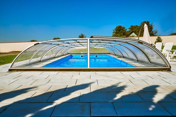 Progetti realizzati 2 - Copertura telescopica per piscina DIAMANT COMFORTline Symfonie