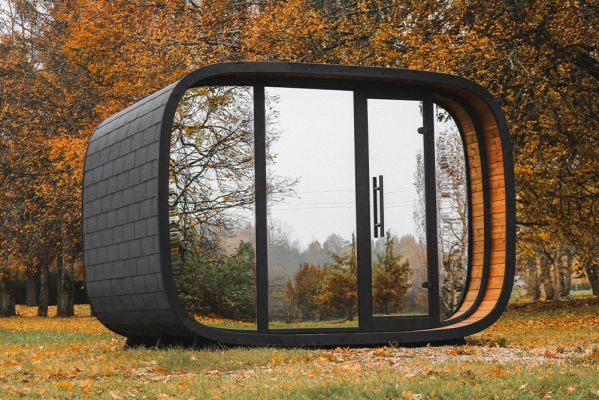 Progetti realizzati 16 - Sauna finlandese da esterno ROUND CUBE DOUBLE MIRROR 5 posti