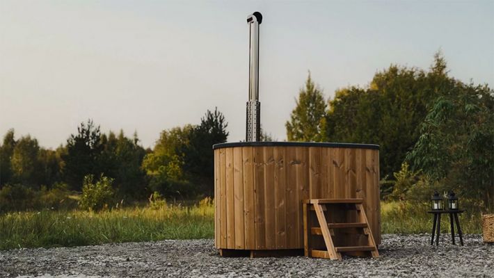 Progetti realizzati 9 - Tinozza idromassaggio in legno e vetroresina LIVIA 1,85 x 0,95 m con stufa esterna